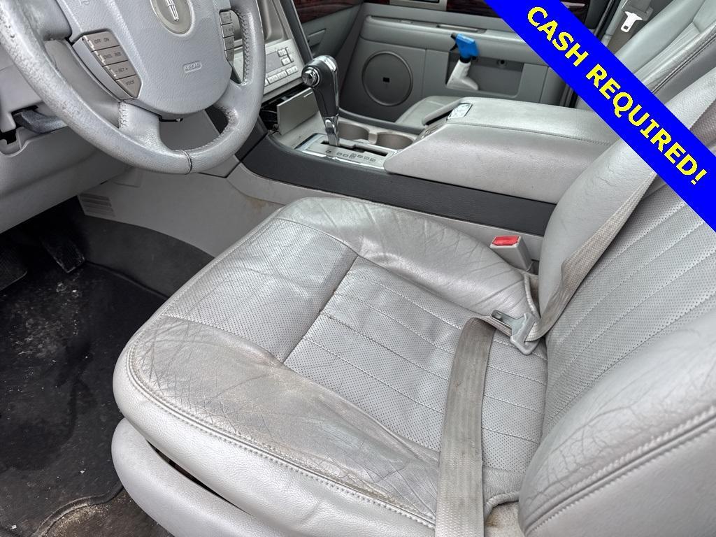 used 2005 Lincoln Navigator car, priced at $4,800