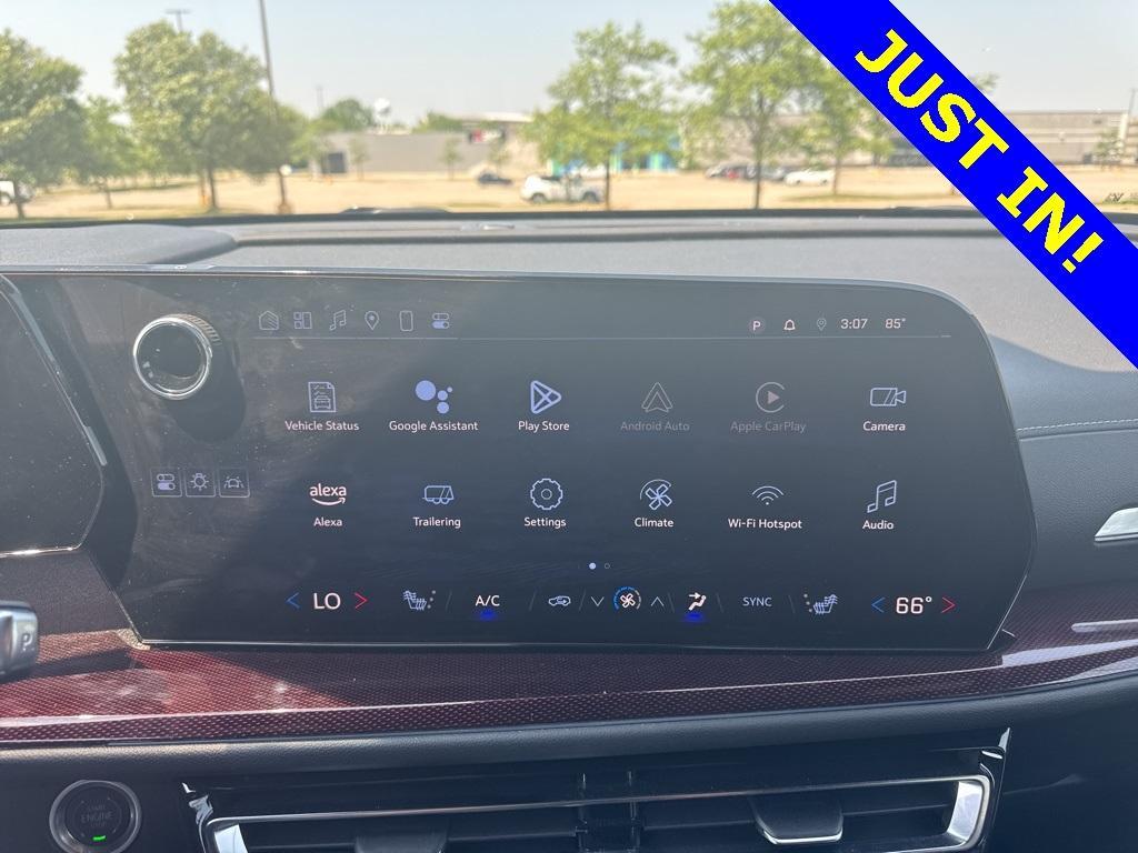 used 2024 Chevrolet Traverse car, priced at $46,900