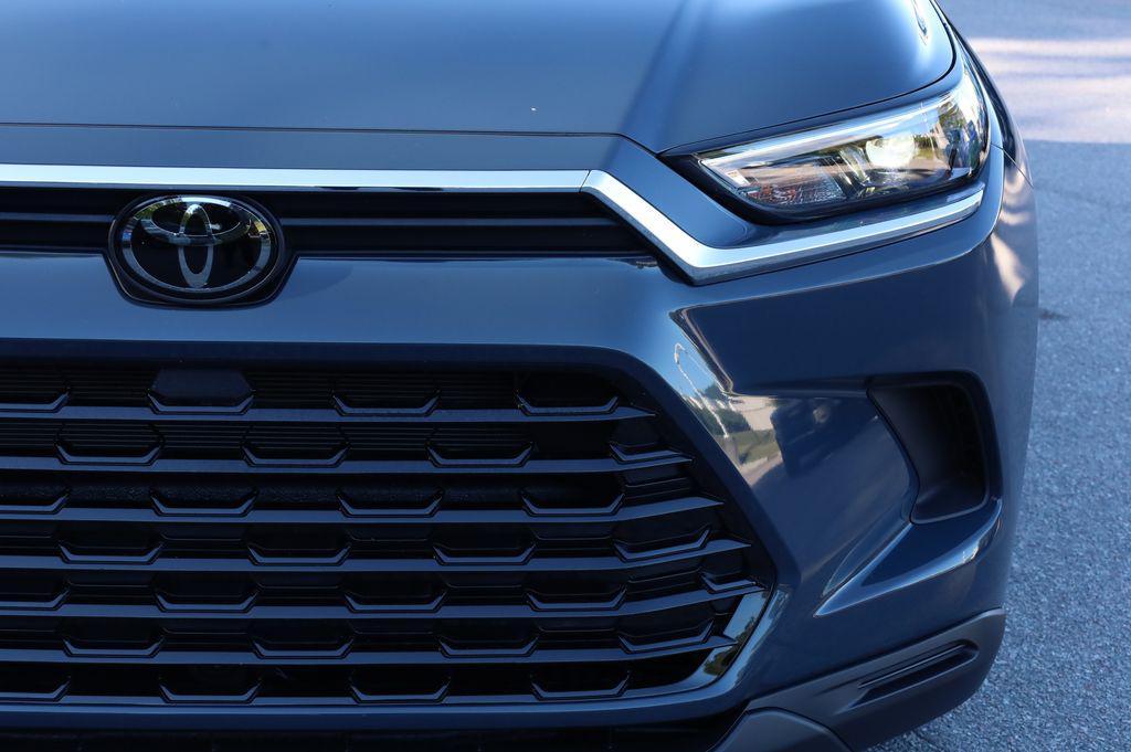 used 2025 Toyota Grand Highlander Hybrid car, priced at $51,000