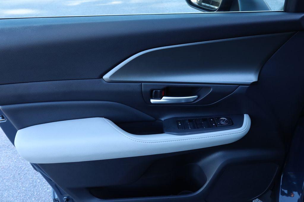 used 2025 Toyota Grand Highlander Hybrid car, priced at $51,000