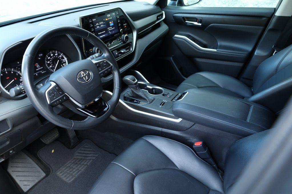 used 2021 Toyota Highlander car, priced at $33,477