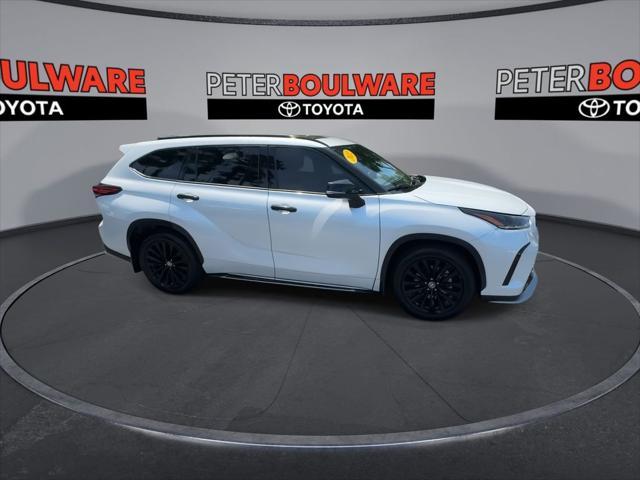 used 2022 Toyota Highlander car, priced at $37,734