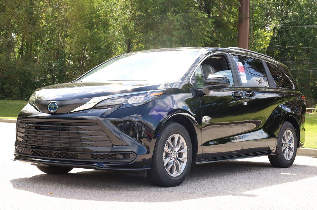 new 2025 Toyota Sienna car, priced at $43,627
