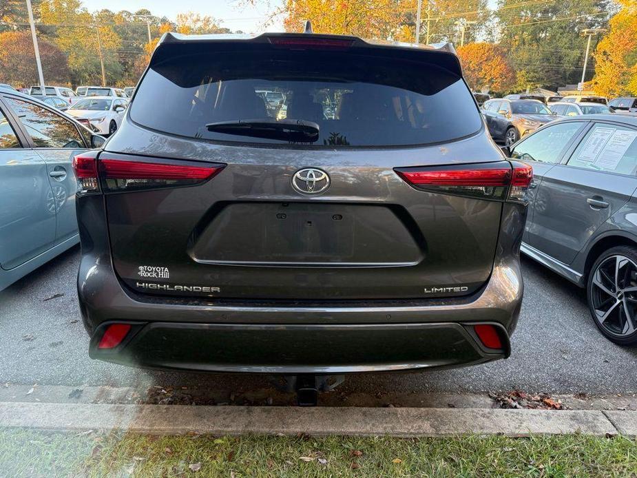 used 2020 Toyota Highlander car, priced at $33,633