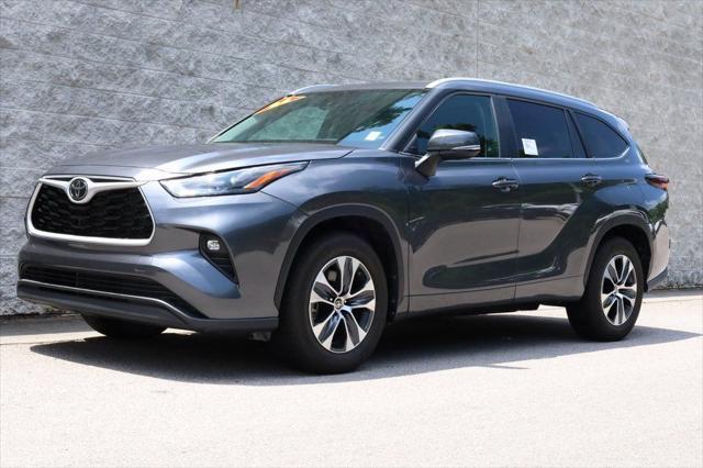 used 2024 Toyota Highlander car, priced at $44,997