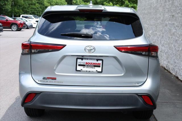 used 2020 Toyota Highlander car, priced at $26,520