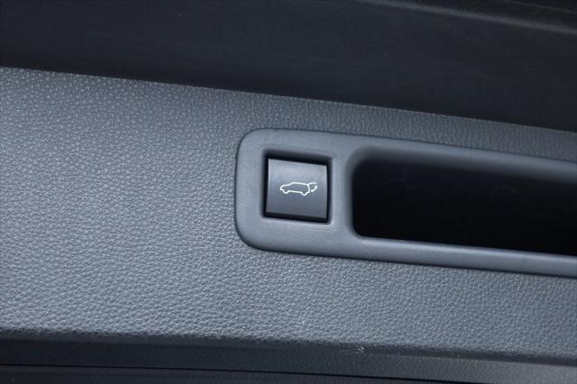 used 2020 Toyota Highlander car, priced at $26,520
