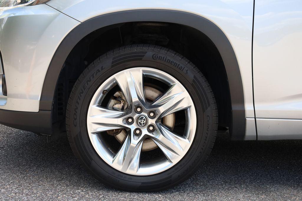 used 2018 Toyota Highlander car, priced at $19,343