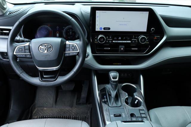 used 2023 Toyota Highlander car, priced at $42,317