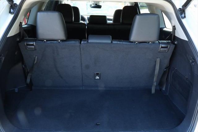 used 2022 Toyota Highlander car, priced at $35,396