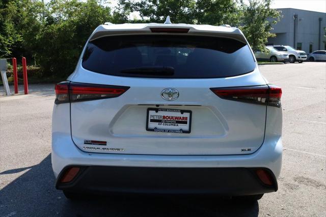 used 2022 Toyota Highlander car, priced at $35,396