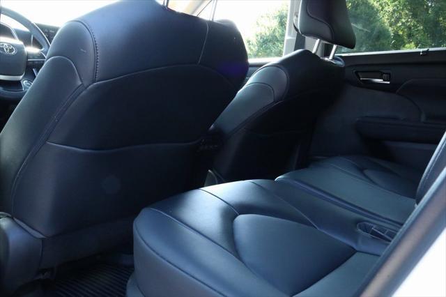 used 2022 Toyota Highlander car, priced at $35,396