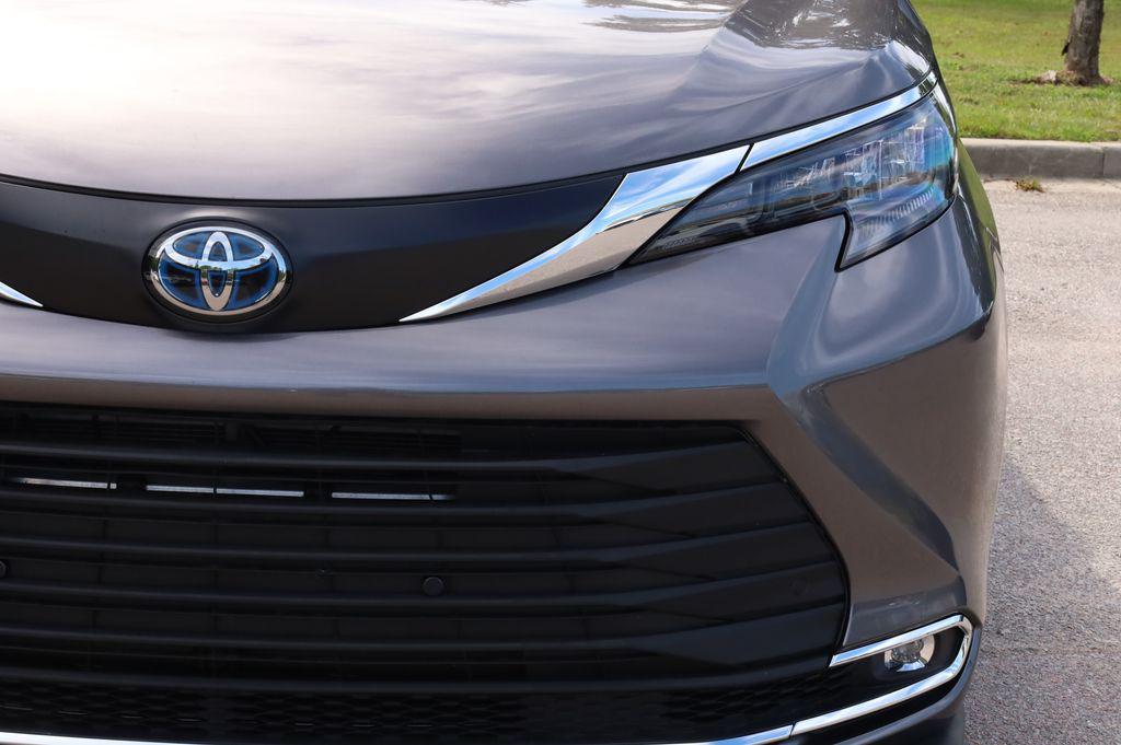 used 2024 Toyota Sienna car, priced at $42,658