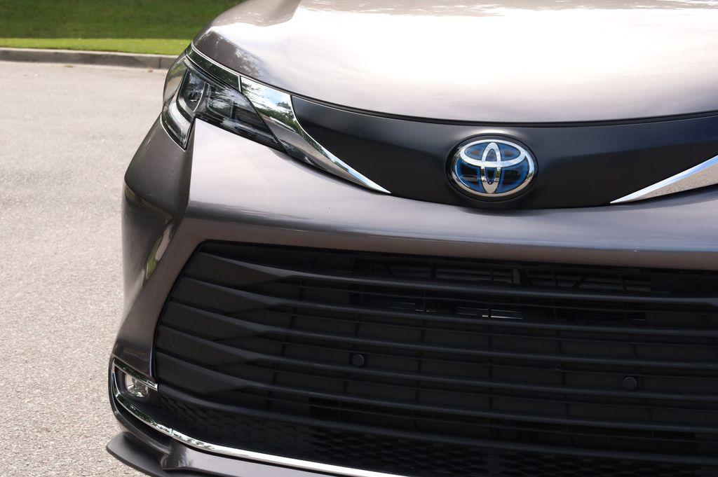 used 2024 Toyota Sienna car, priced at $42,658