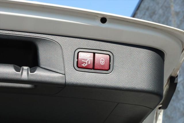 used 2019 Mercedes-Benz GLC 300 car, priced at $17,913