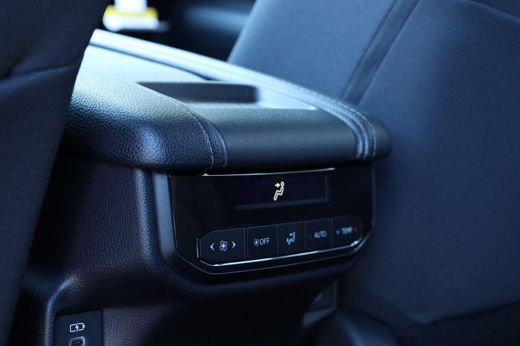 new 2026 Toyota Highlander Hybrid car, priced at $48,290