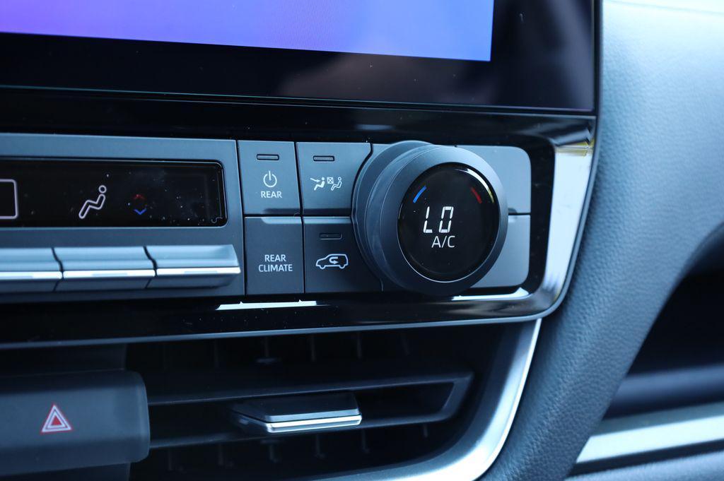 new 2026 Toyota Highlander Hybrid car, priced at $48,290