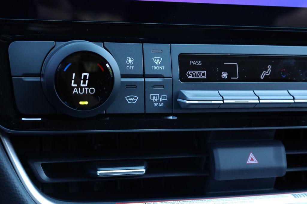 new 2026 Toyota Highlander Hybrid car, priced at $48,290