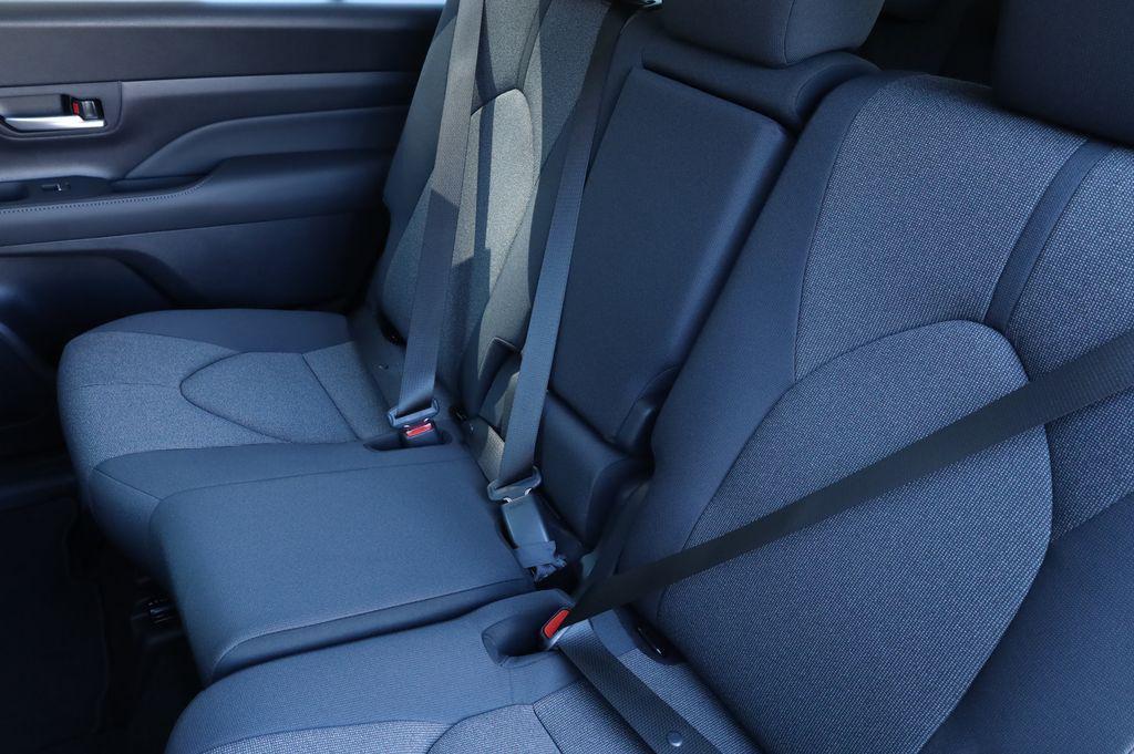 new 2026 Toyota Highlander Hybrid car, priced at $48,290