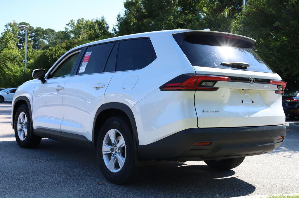 new 2026 Toyota Highlander Hybrid car, priced at $48,290