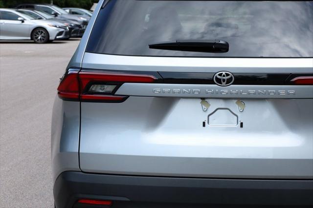 new 2025 Toyota Highlander car, priced at $44,415