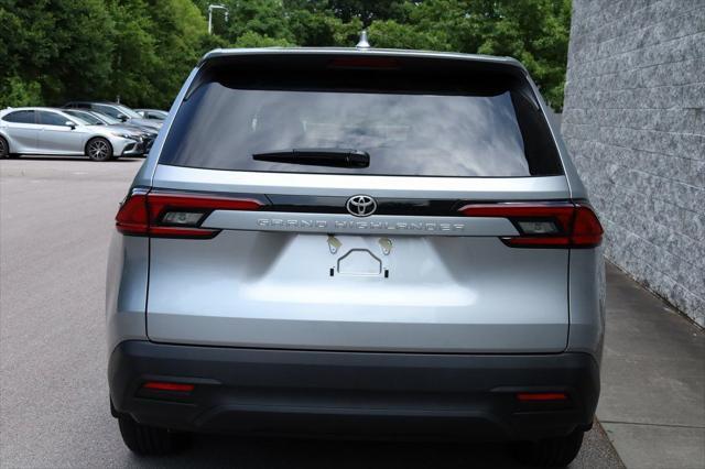 new 2025 Toyota Highlander car, priced at $44,415