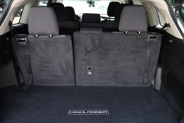 used 2023 Toyota Highlander Hybrid car, priced at $36,999