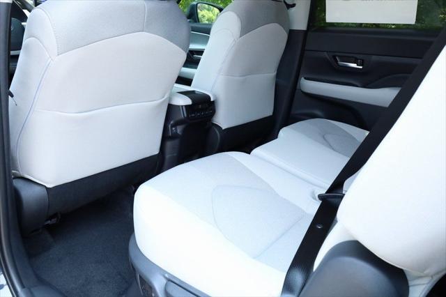 new 2025 Toyota Highlander car, priced at $43,916