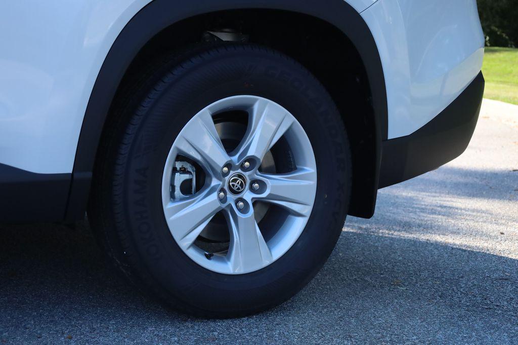 new 2026 Toyota Highlander car, priced at $45,005