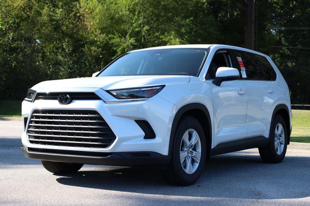 new 2026 Toyota Highlander car, priced at $45,005