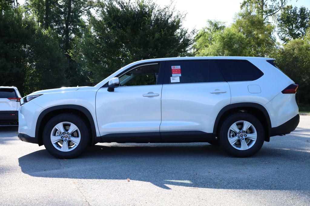 new 2026 Toyota Highlander car, priced at $45,005