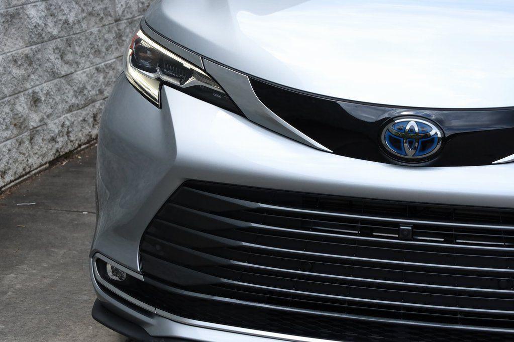 used 2024 Toyota Sienna car, priced at $52,598