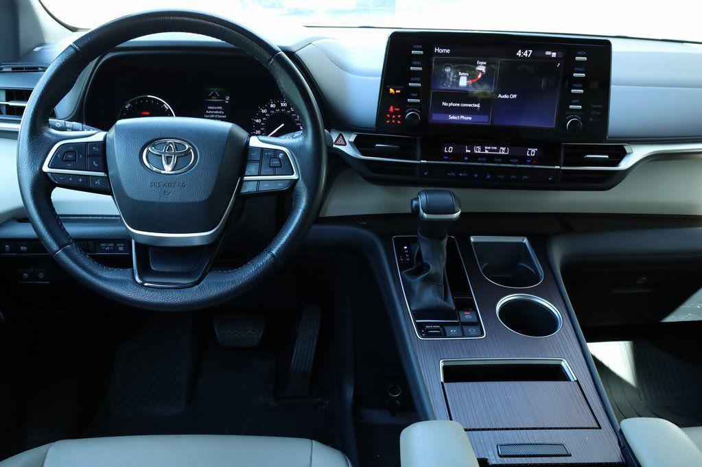 used 2024 Toyota Sienna car, priced at $38,999