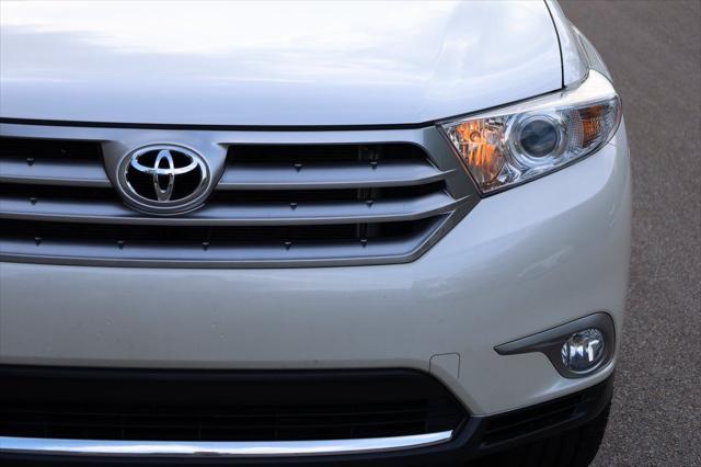 used 2013 Toyota Highlander car, priced at $17,664