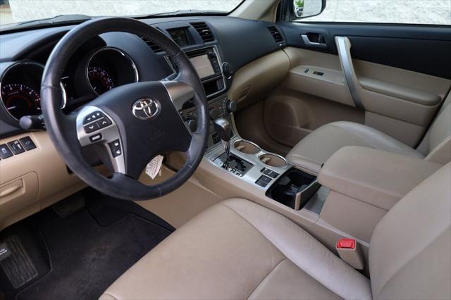 used 2013 Toyota Highlander car, priced at $17,664