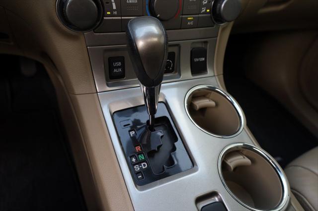 used 2013 Toyota Highlander car, priced at $17,664