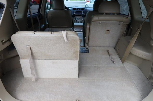 used 2013 Toyota Highlander car, priced at $17,664
