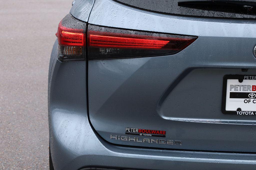 used 2024 Toyota Highlander car, priced at $41,882