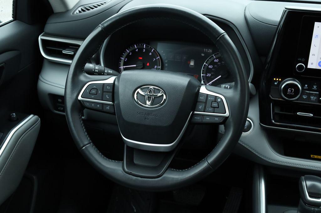 used 2024 Toyota Highlander car, priced at $41,882