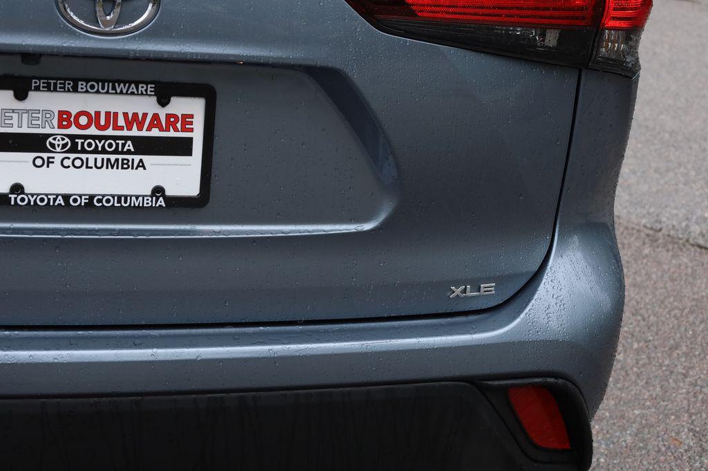 used 2024 Toyota Highlander car, priced at $41,882