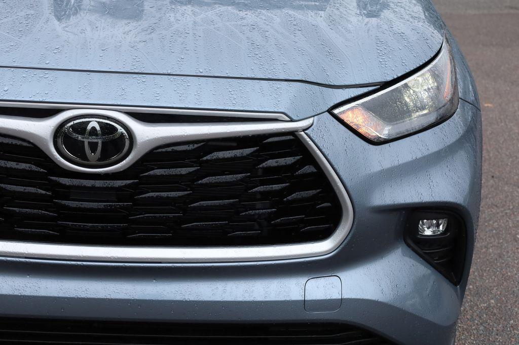 used 2024 Toyota Highlander car, priced at $41,882