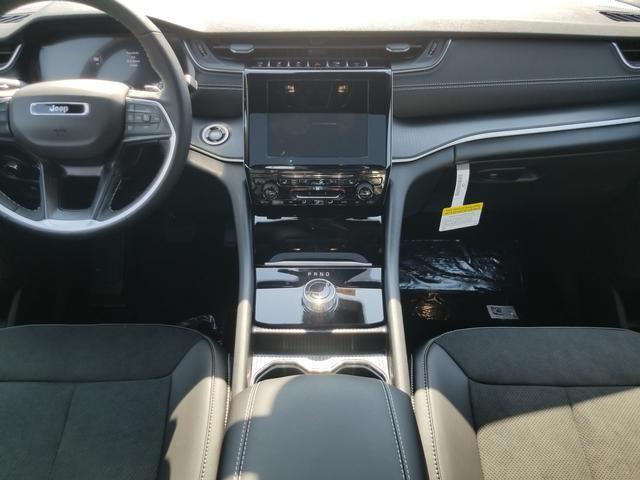 new 2025 Jeep Grand Cherokee car, priced at $42,543