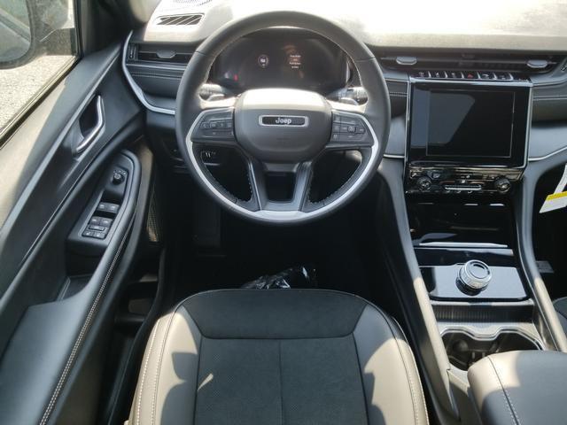 new 2025 Jeep Grand Cherokee car, priced at $42,543