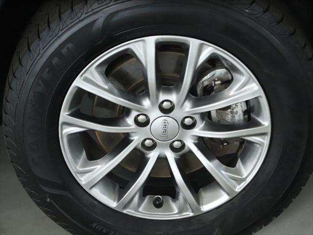 used 2021 Jeep Cherokee car, priced at $18,389