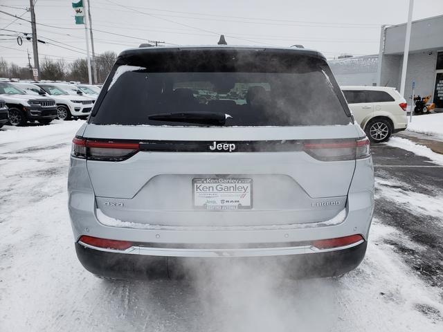 new 2025 Jeep Grand Cherokee car, priced at $37,290