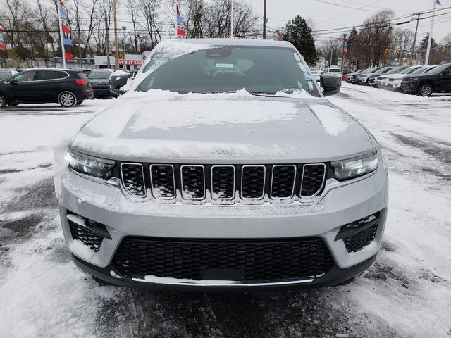 new 2025 Jeep Grand Cherokee car, priced at $37,290