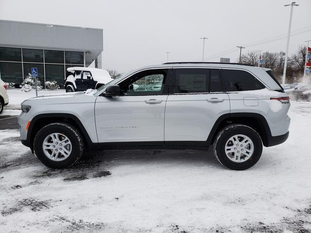 new 2025 Jeep Grand Cherokee car, priced at $37,290