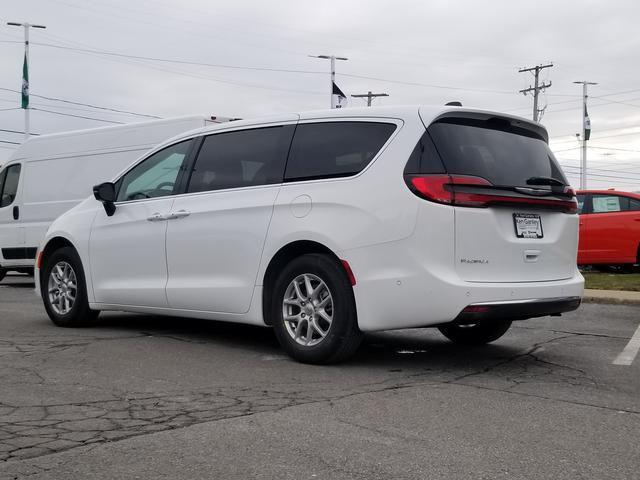 new 2025 Chrysler Pacifica car, priced at $45,622