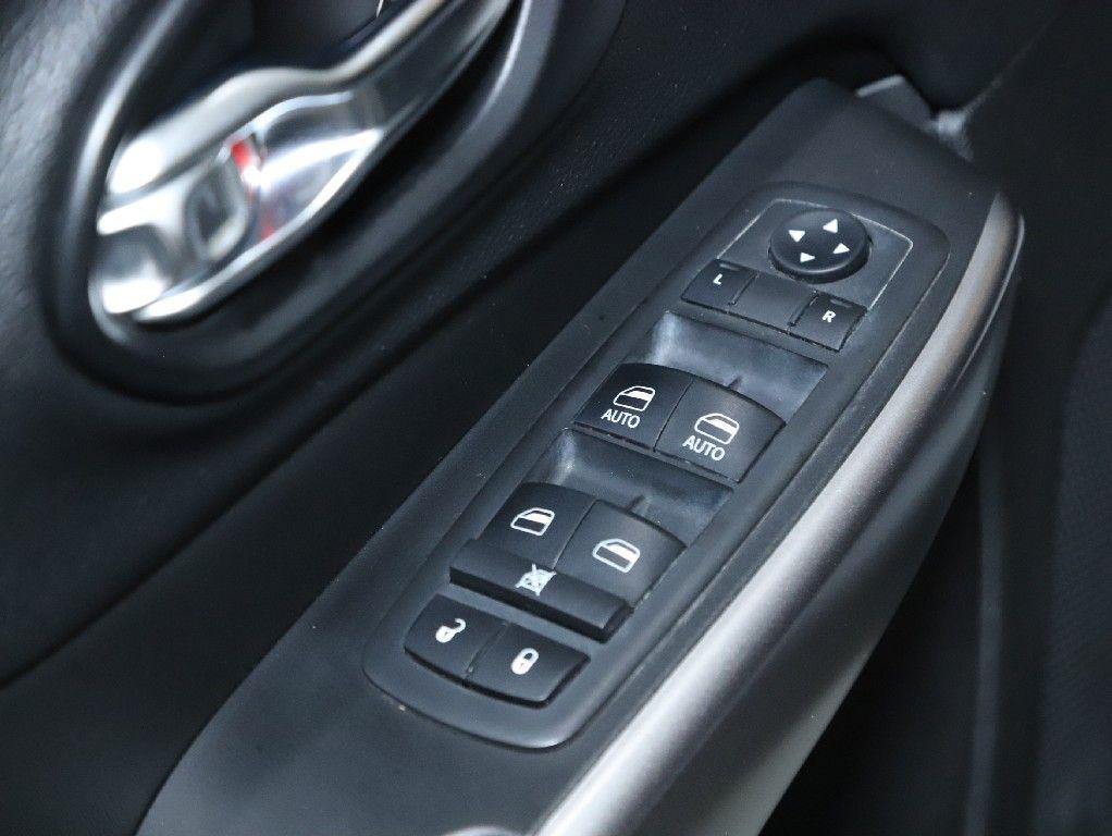 used 2021 Jeep Cherokee car, priced at $16,289