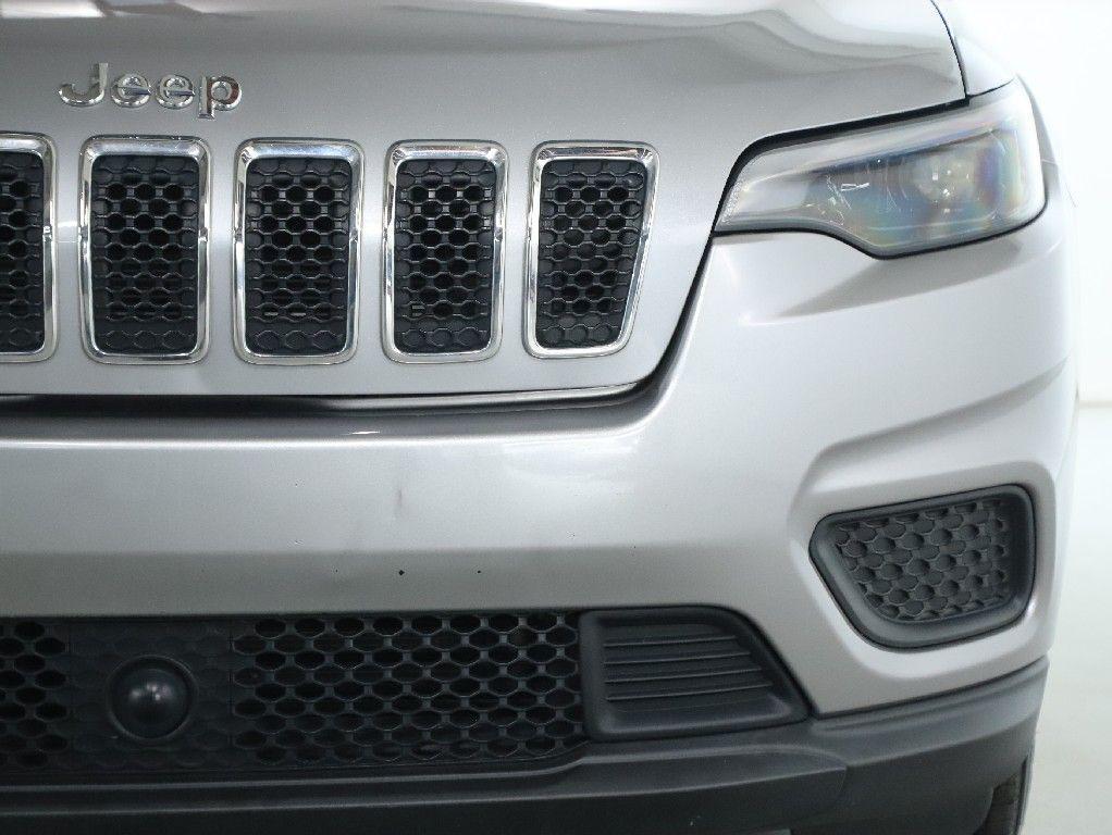 used 2021 Jeep Cherokee car, priced at $16,289